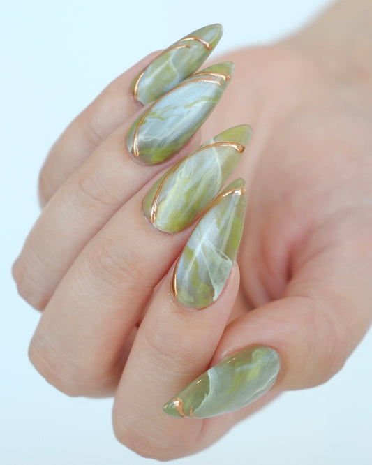 JADED PRESS-ON NAILS