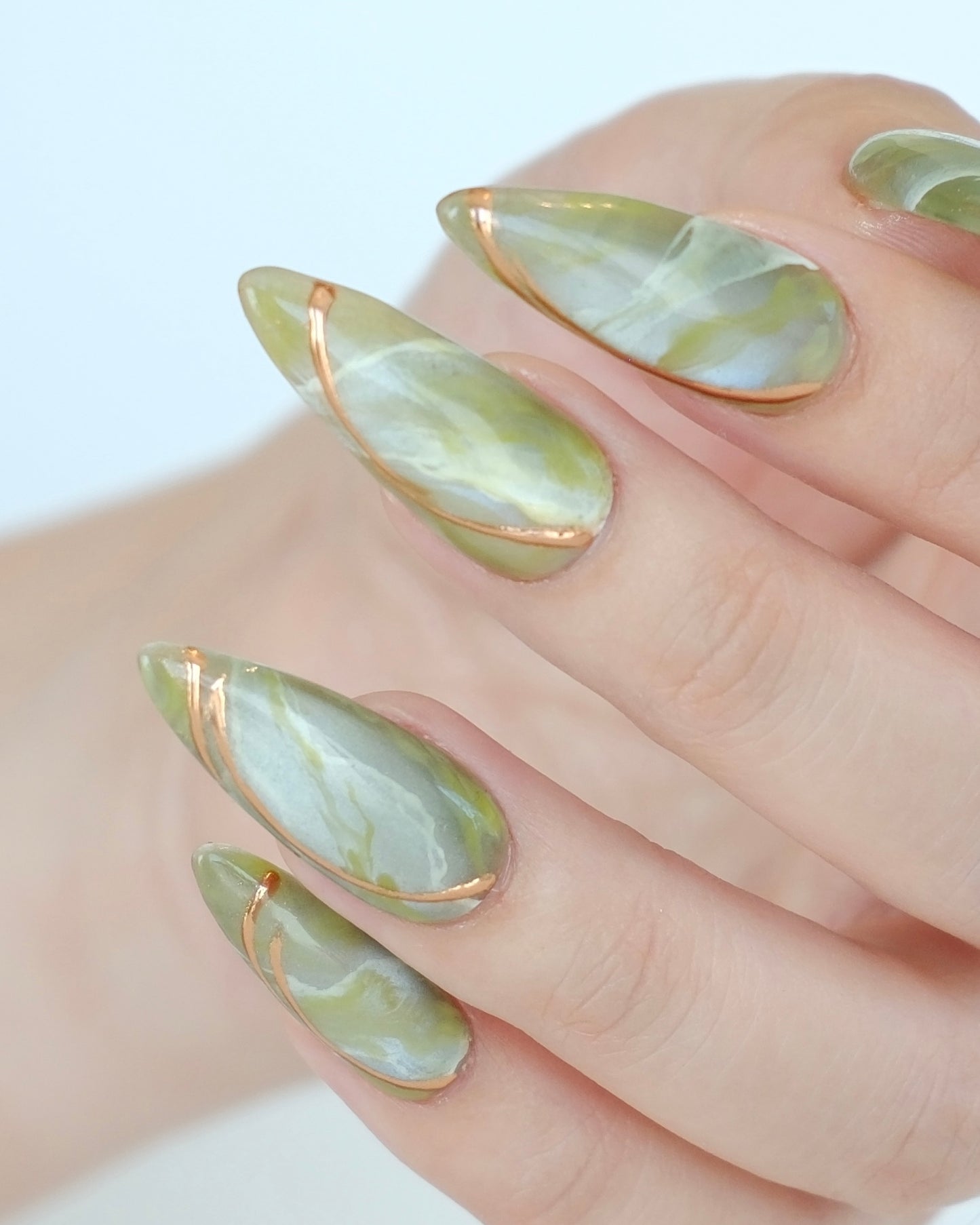 JADED PRESS-ON NAILS