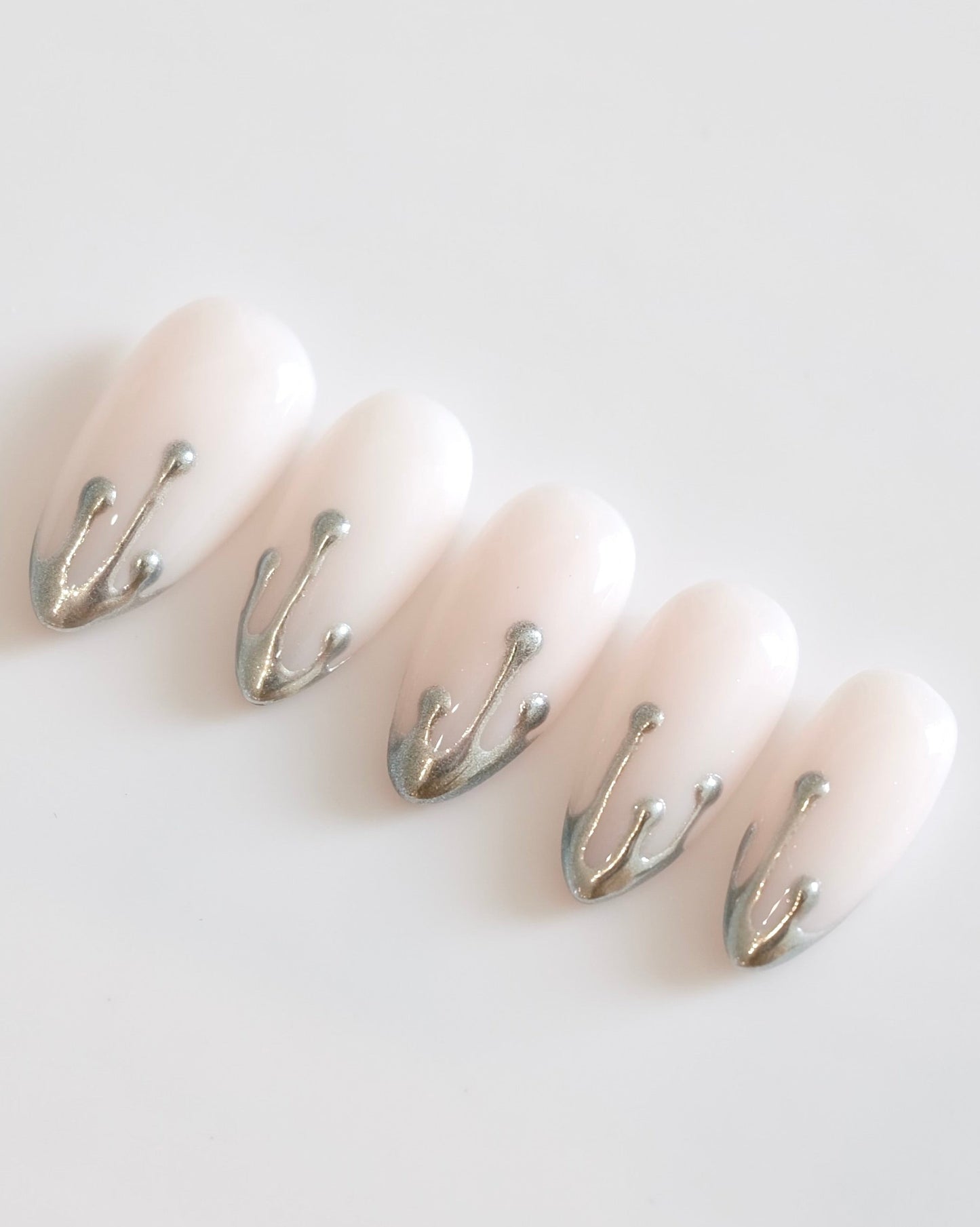 QUICKSILVER PRESS-ON NAILS