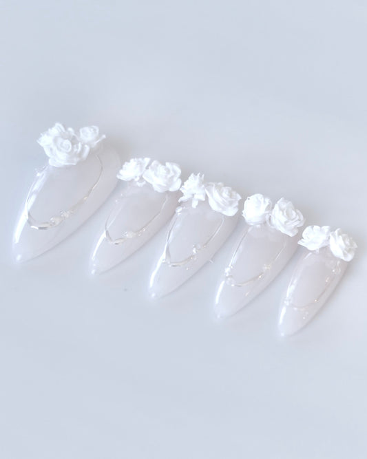 ETERNAL ROSES PRESS-ON NAILS